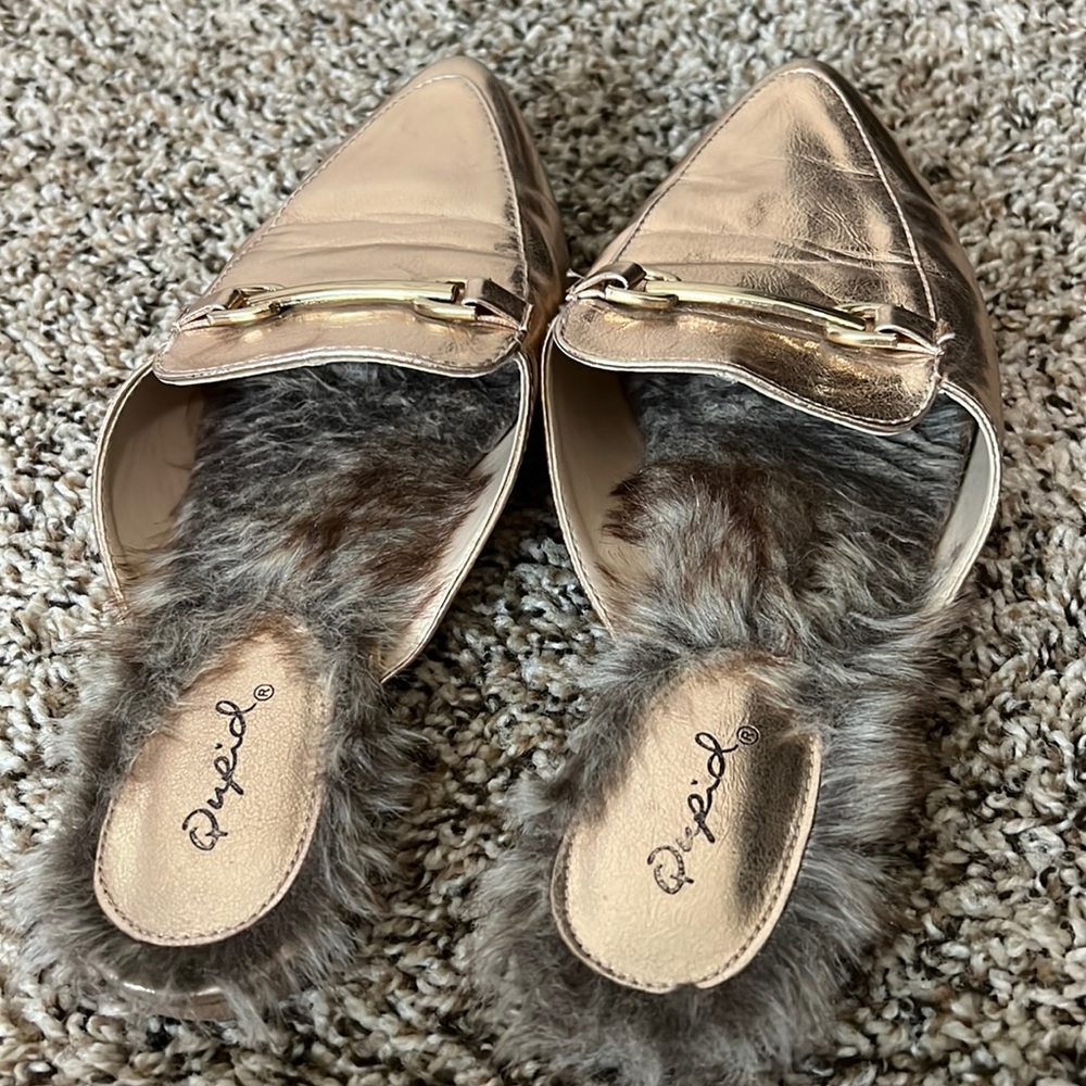 Rose gold Point toe flat mules size 8